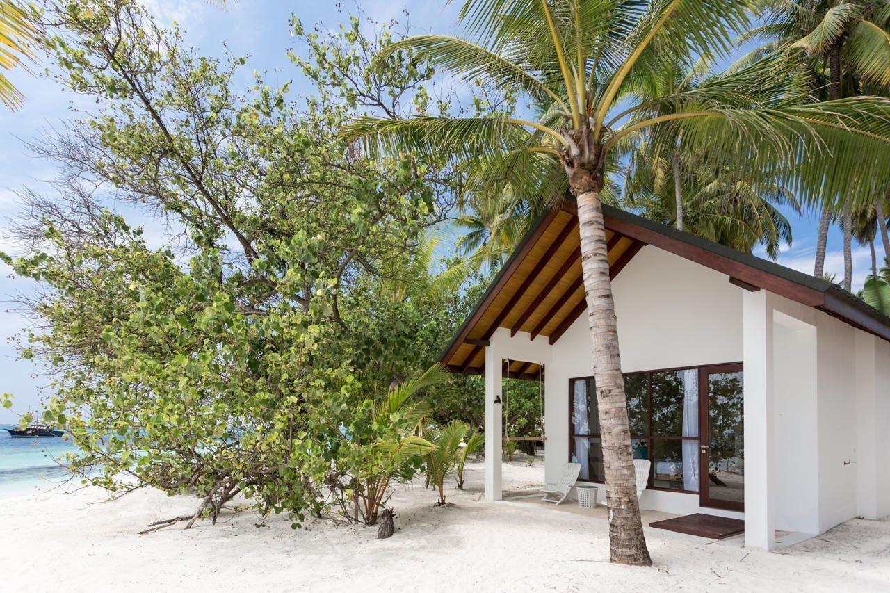มลาฮินี กูดา บันดอส รีสอร์ต Hotel ฮุลฮูมาเล ภายนอก รูปภาพ Beach villa