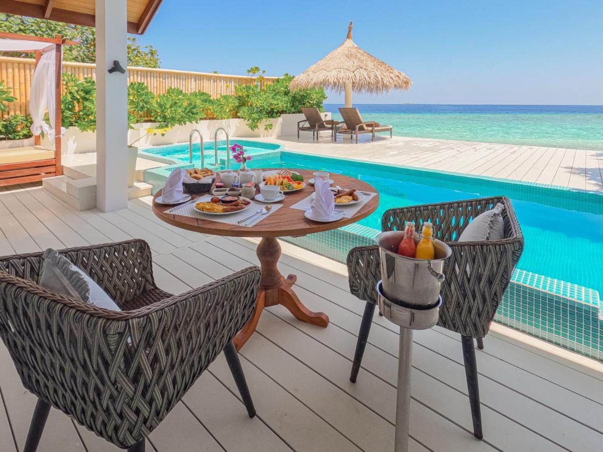 มลาฮินี กูดา บันดอส รีสอร์ต Hotel ฮุลฮูมาเล ภายนอก รูปภาพ A beach villa at the resort