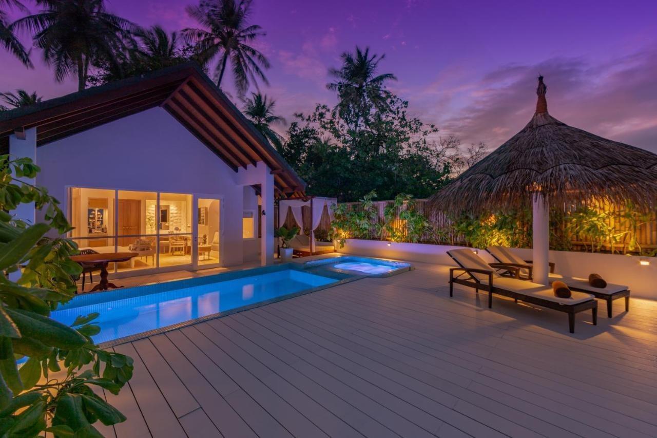 มลาฮินี กูดา บันดอส รีสอร์ต Hotel ฮุลฮูมาเล ภายนอก รูปภาพ A beach villa at the resort