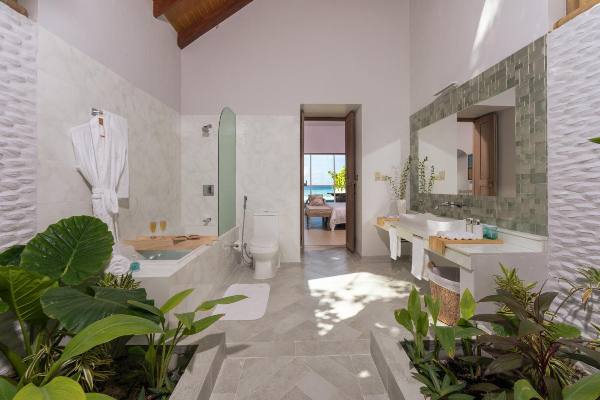 มลาฮินี กูดา บันดอส รีสอร์ต Hotel ฮุลฮูมาเล ภายนอก รูปภาพ Bathroom