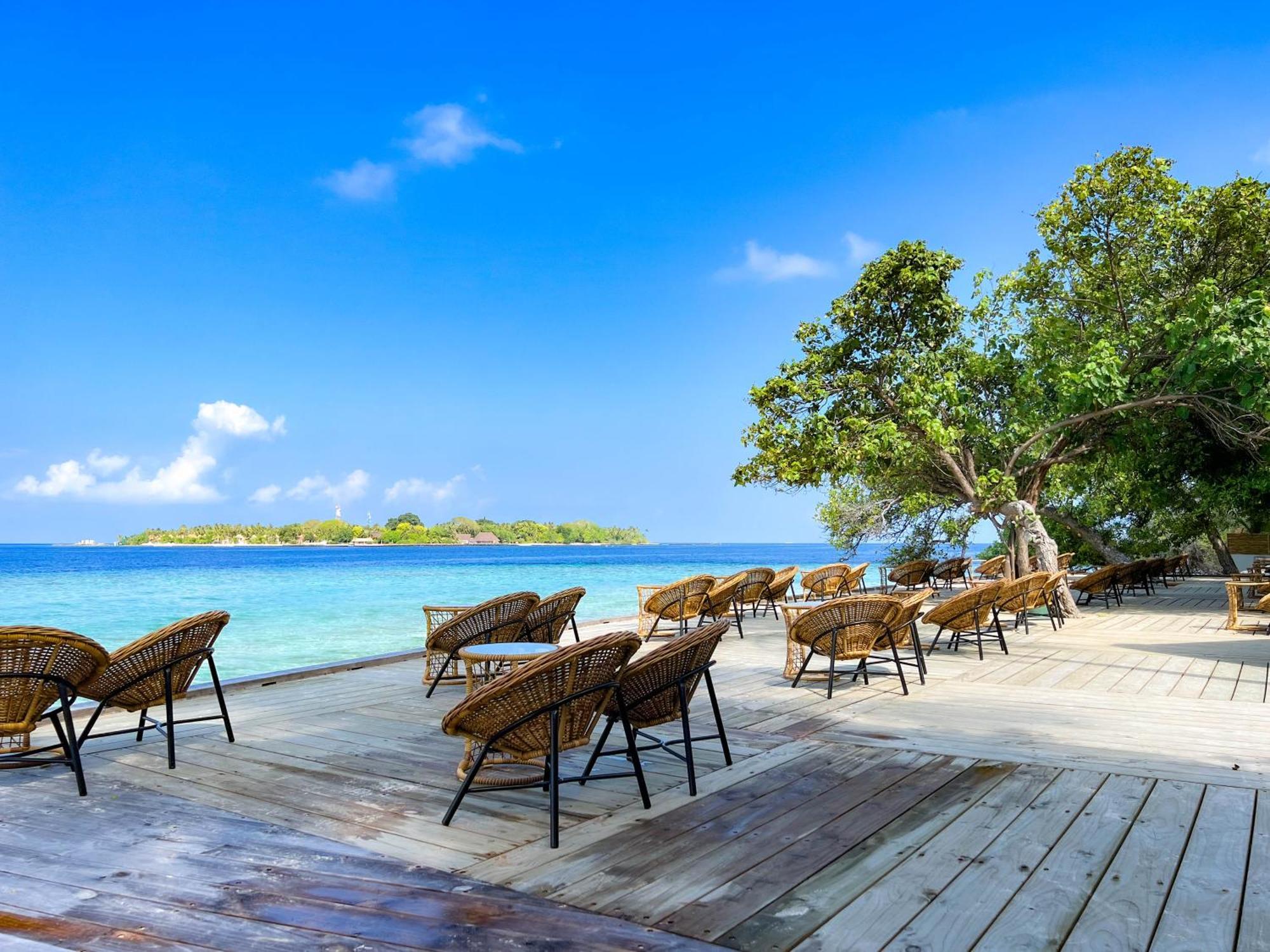 มลาฮินี กูดา บันดอส รีสอร์ต Hotel ฮุลฮูมาเล ภายนอก รูปภาพ View of the island from the resort