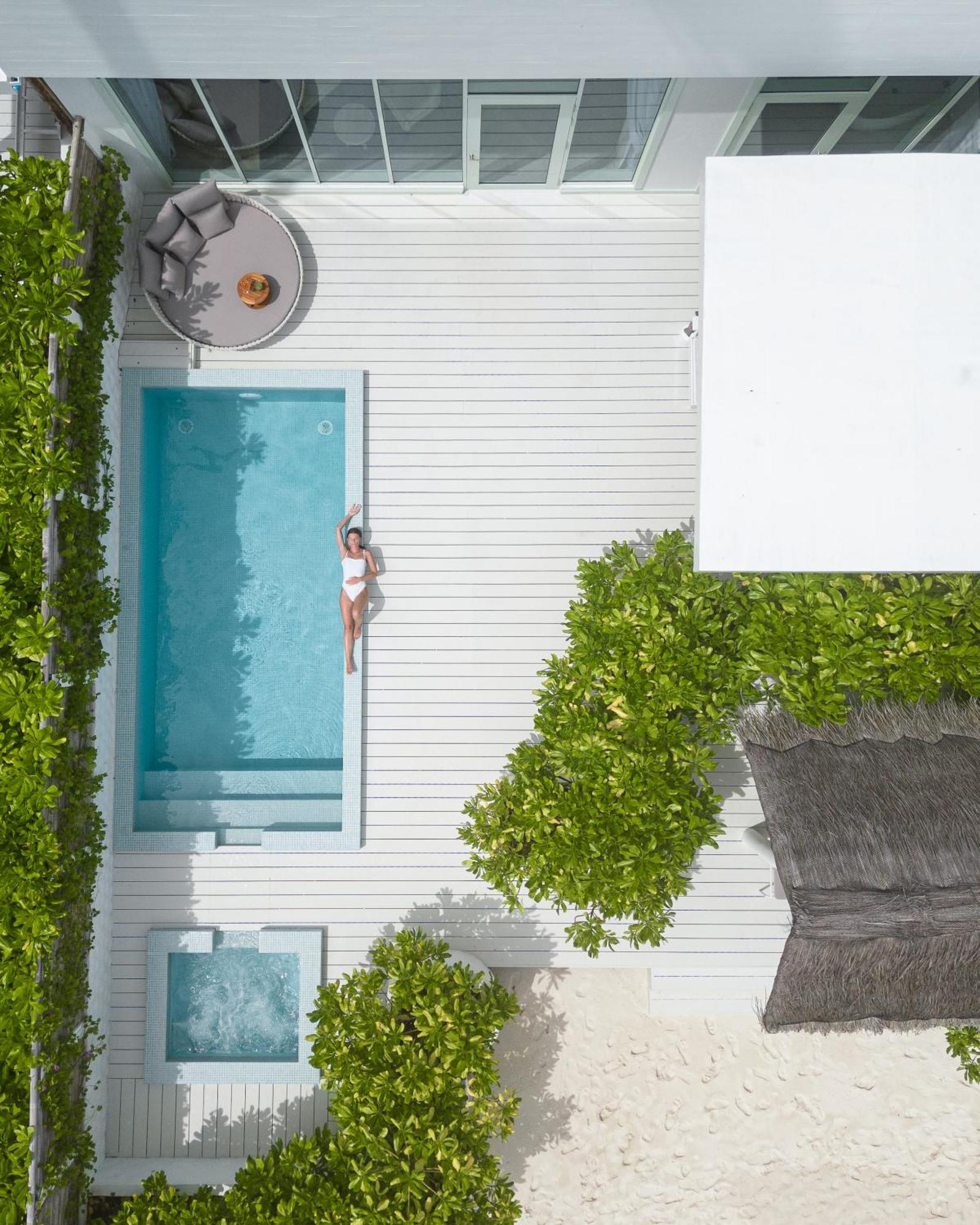 มลาฮินี กูดา บันดอส รีสอร์ต Hotel ฮุลฮูมาเล ภายนอก รูปภาพ Aerial view of a pool